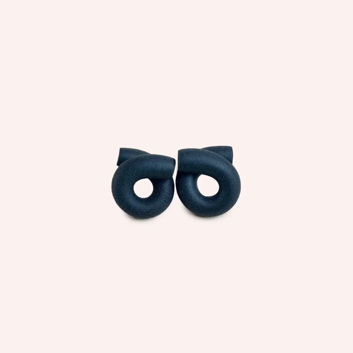 Online Betsy & Iya Medium Loop Earrings