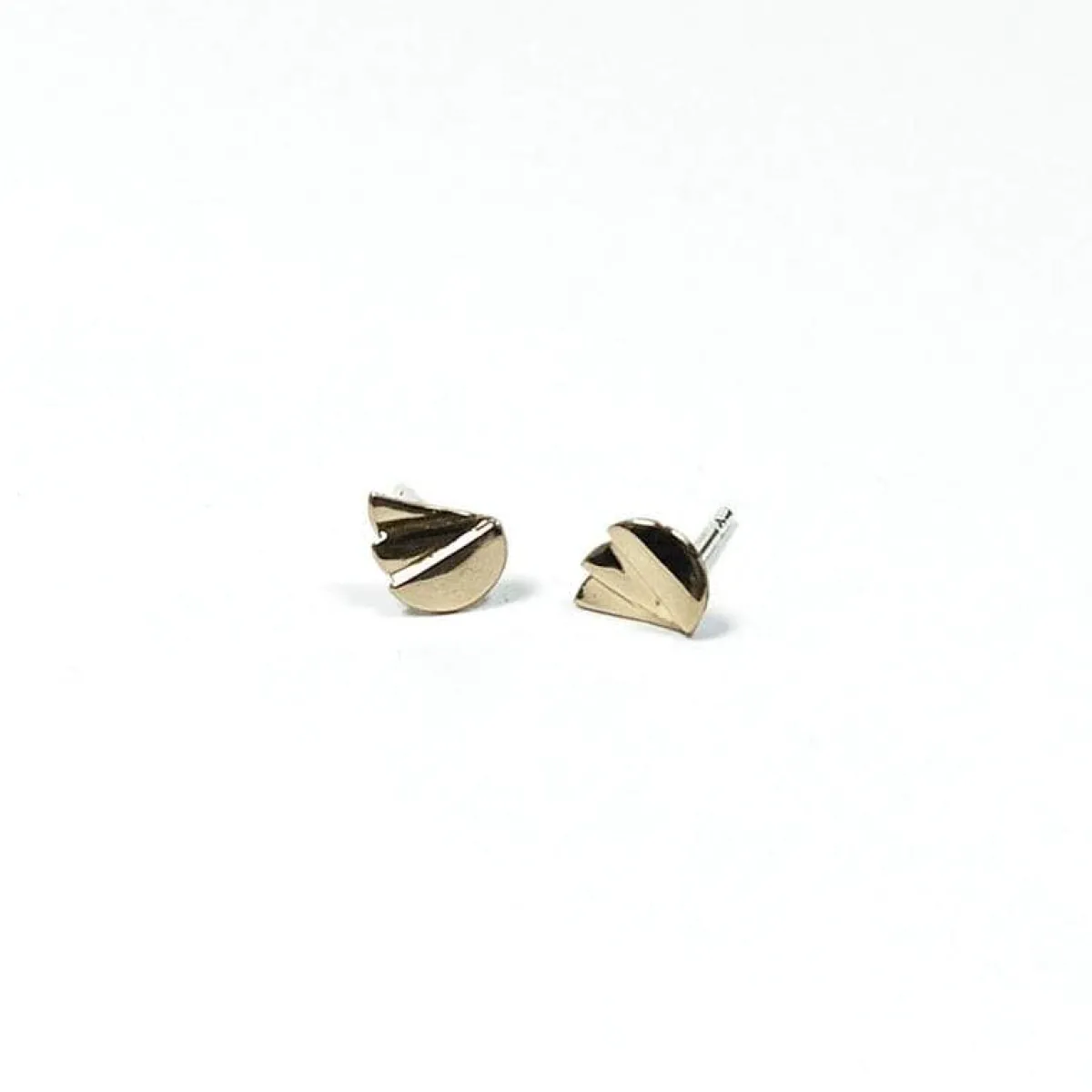 Online Betsy & Iya Mini Deco Shell Earrings