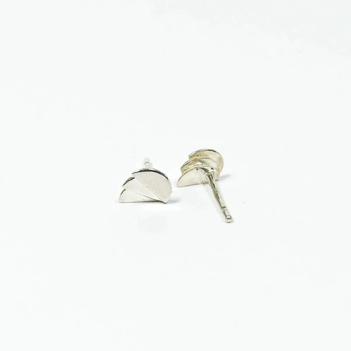 Online Betsy & Iya Mini Deco Shell Earrings