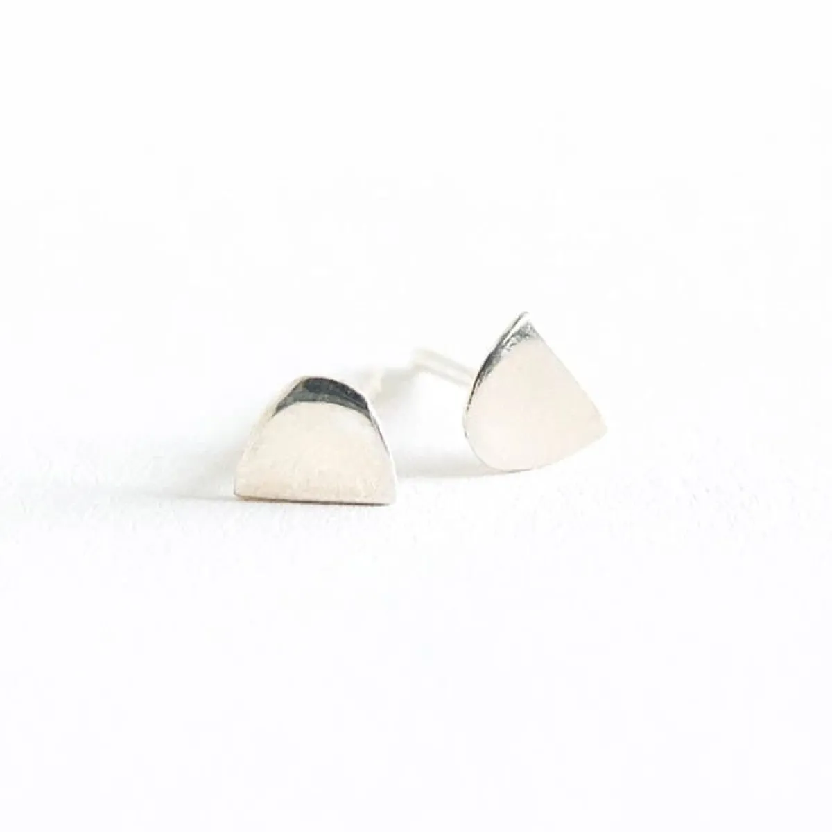 Sale Betsy & Iya Mini Semi Oval Earrings
