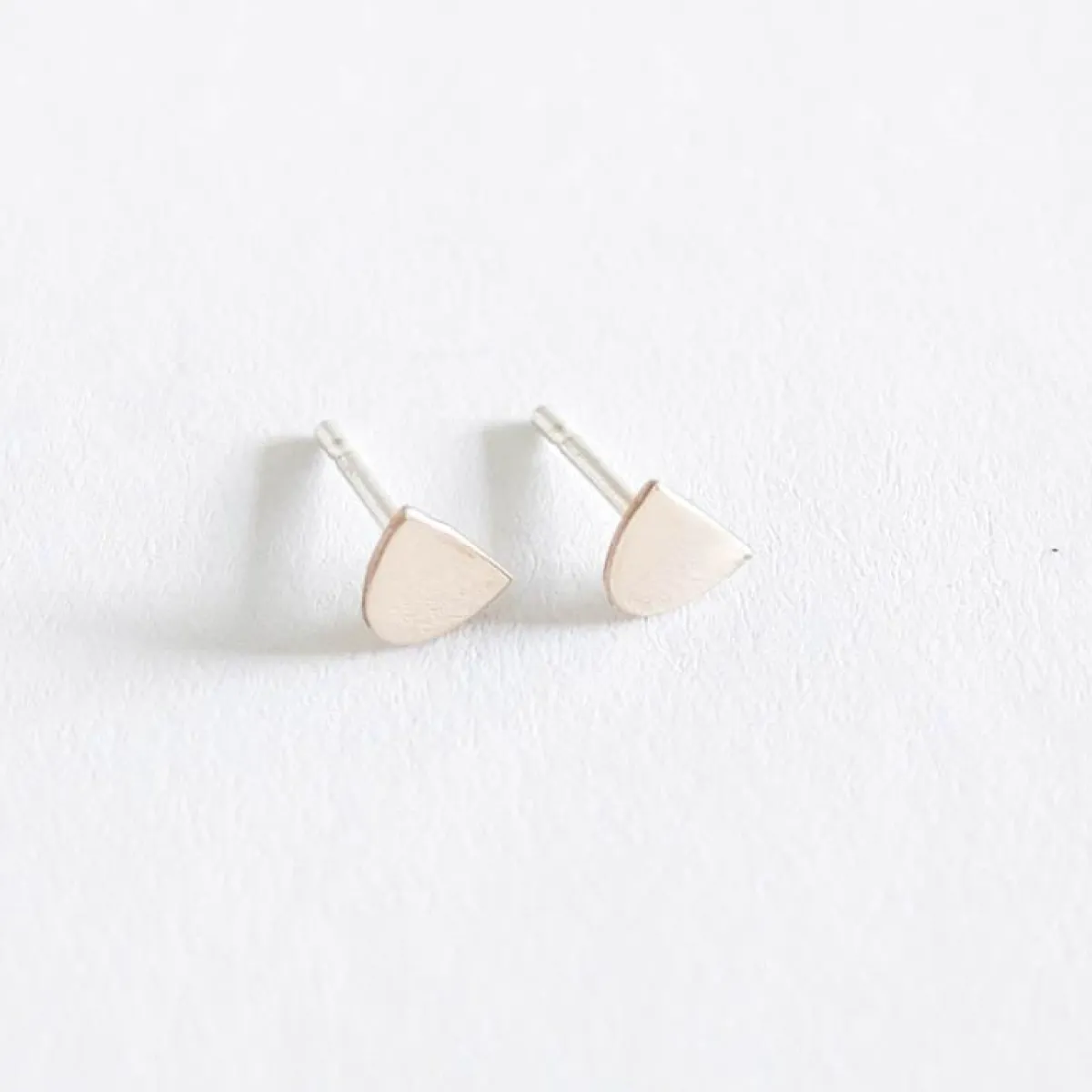 Sale Betsy & Iya Mini Semi Oval Earrings