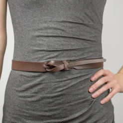 Fashion Betsy & Iya Muse Simple Buckleless Brown Leather Belt - 1"