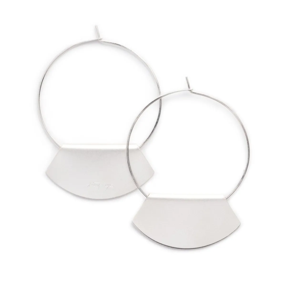 Fashion Betsy & Iya Novi hoop earrings
