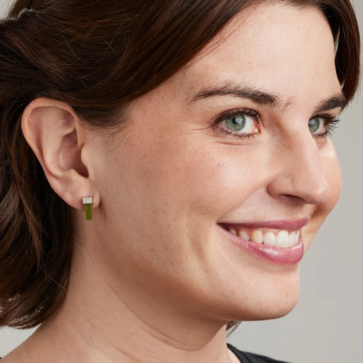Online Betsy & Iya Sehra post earrings