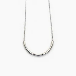 Sale Betsy & Iya Small Curved Bar Necklace