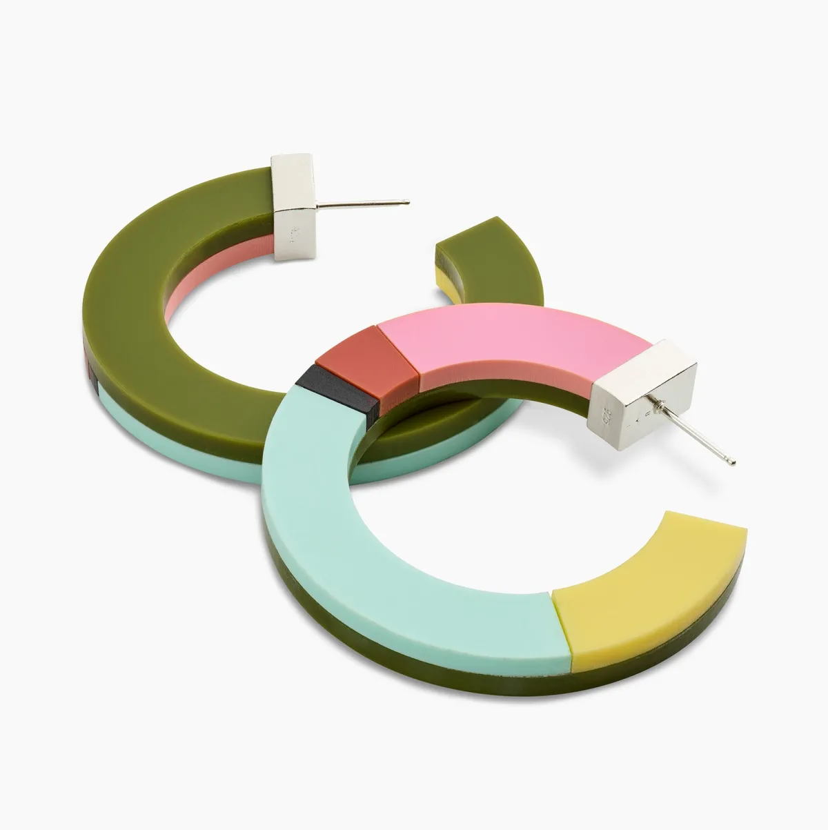 Fashion Betsy & Iya Zon hoop earrings